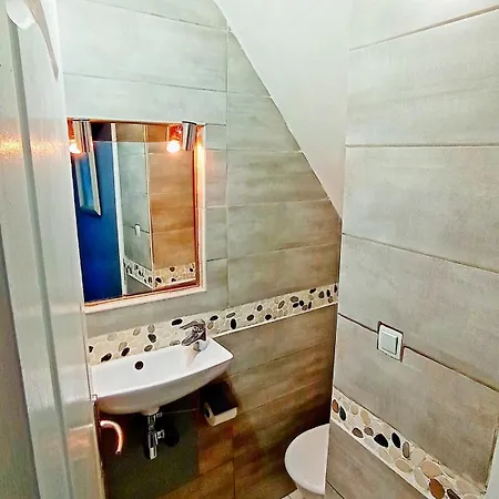 Holiday home Ancien Chais, Aire De Loisirs Avec Piscine